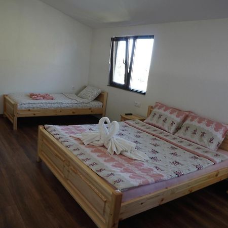 Guesthouse Juli ساباريفا بانيا المظهر الخارجي الصورة