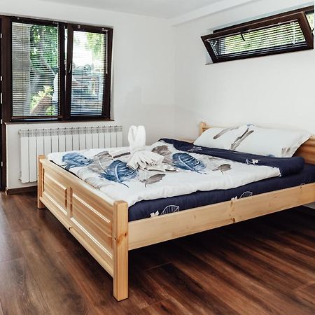Guesthouse Juli ساباريفا بانيا المظهر الخارجي الصورة