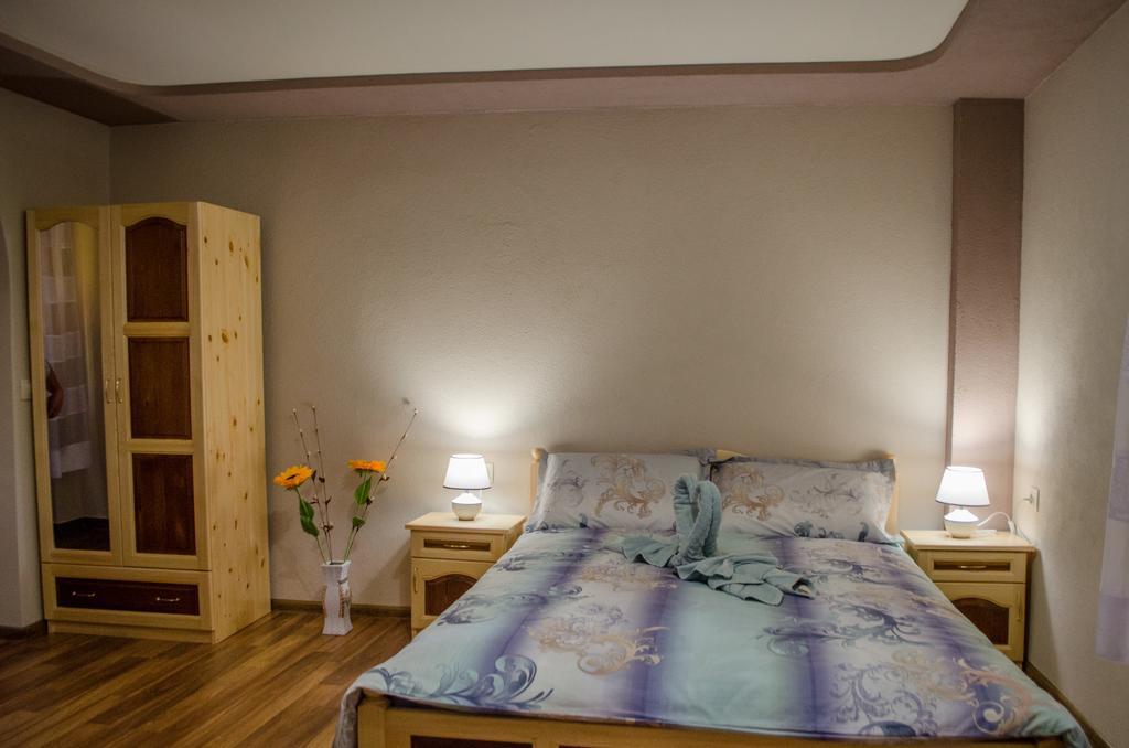Guesthouse Juli ساباريفا بانيا المظهر الخارجي الصورة