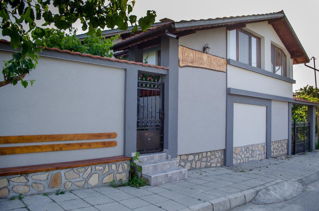 Guesthouse Juli ساباريفا بانيا المظهر الخارجي الصورة